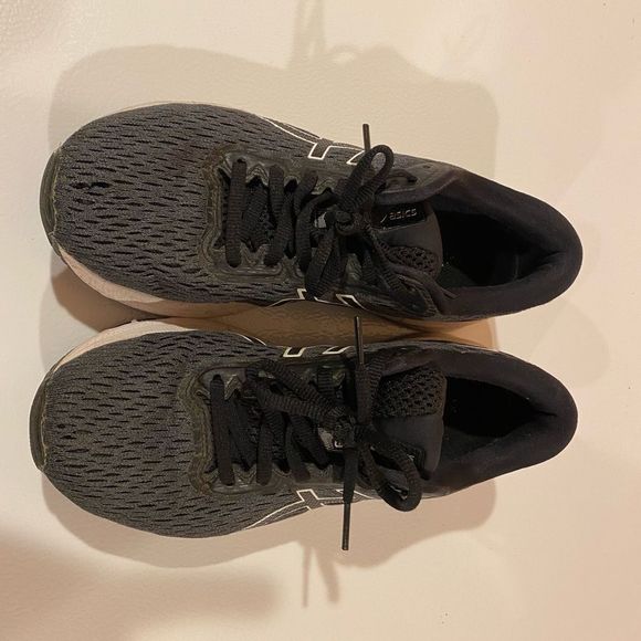 ASICS size 7 1/2 running sneakers - Picture 1 of 9